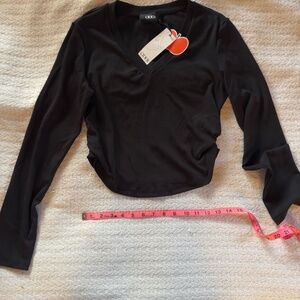 Cider Long Sleeve Cropped Side Cinched V-neck Top Black Size XL